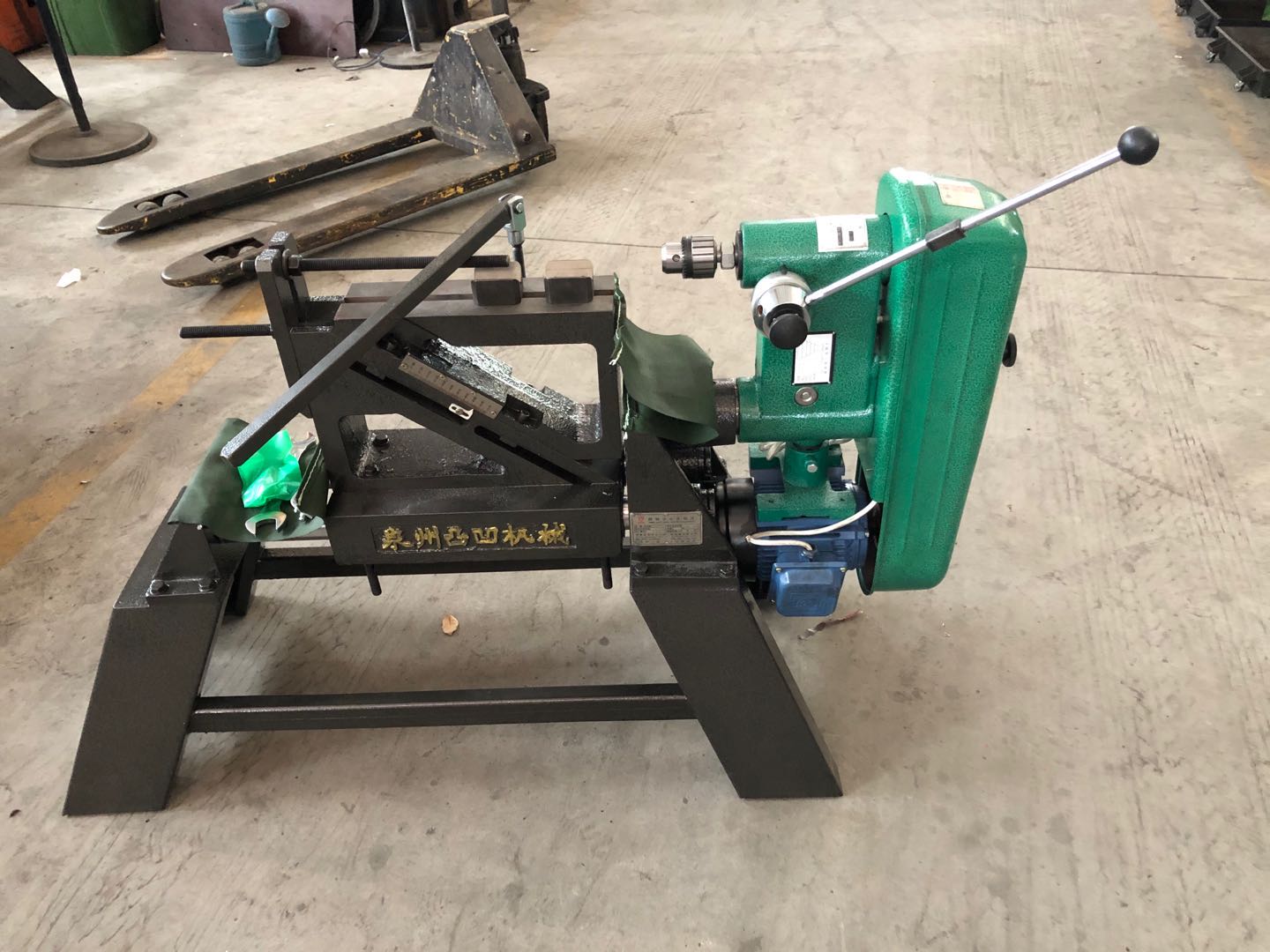 感謝凱立機械惠購0.6米圓鋼中心孔鉆床