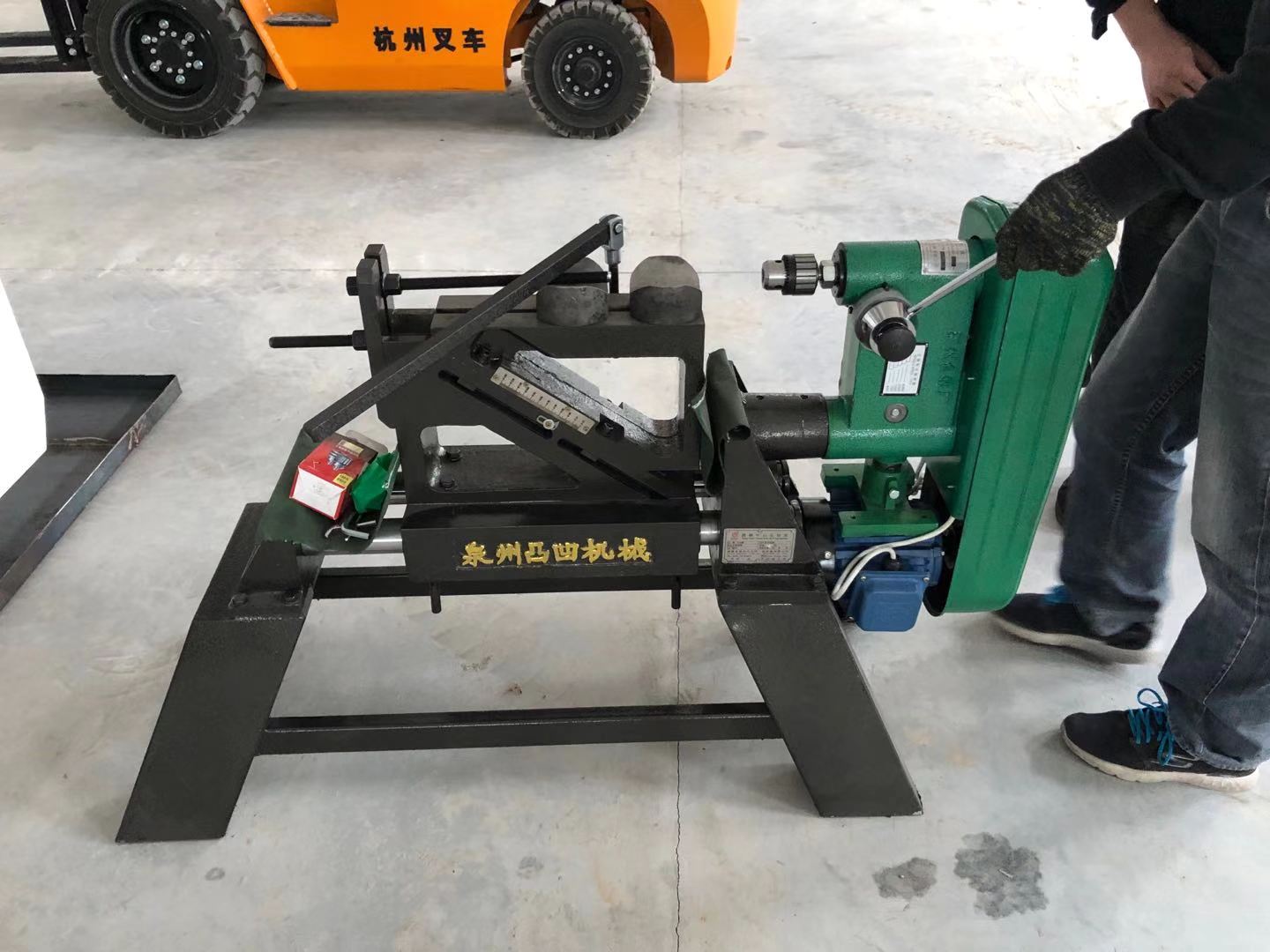 感謝吳金泉惠購0.6米圓鋼中心孔鉆床