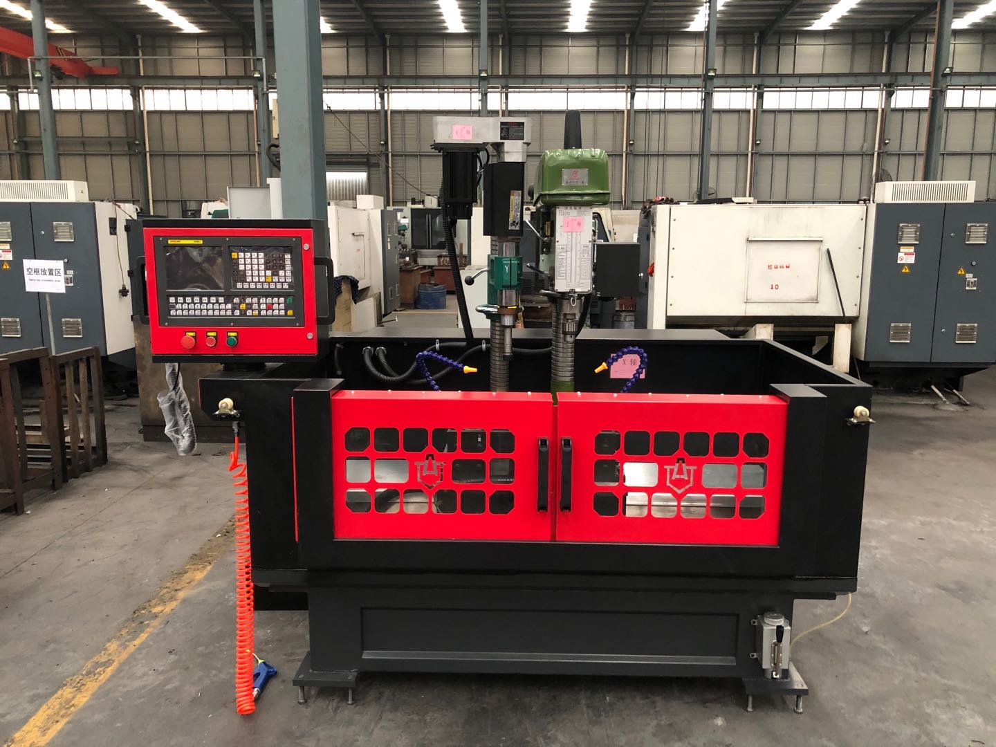 感謝宏山工程機械惠購一鉆一攻機（側蓋加油孔）