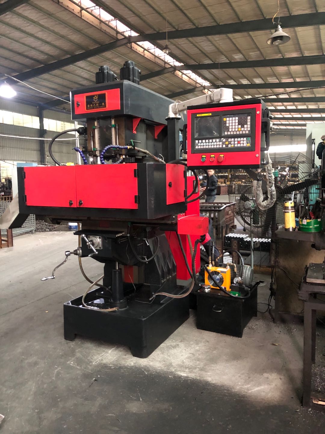 感謝凱立機械惠購雙頭數控鉆銑床鉆側蓋安裝孔