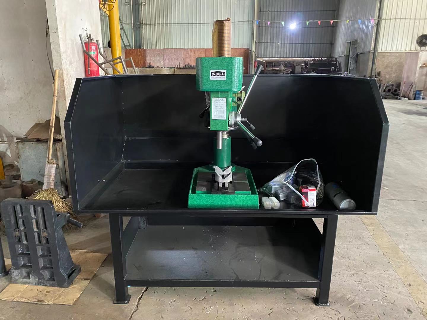 感謝泉州**工程機械惠購1.2米圓鋼中心孔鉆床武夷山臺鉆Z4025