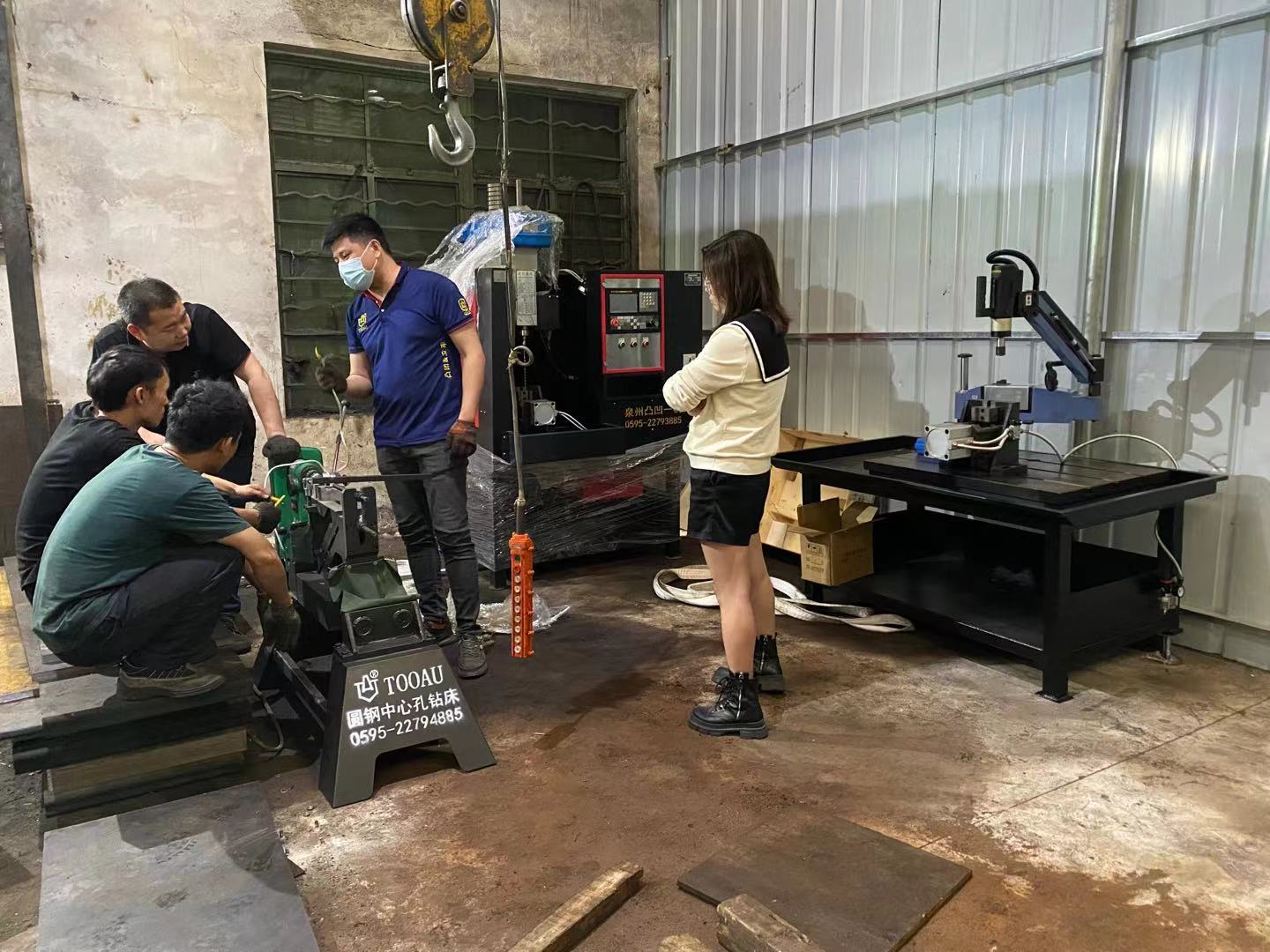 感謝晉江**有限公司惠購300數(shù)控深孔鉆/0.6米圓鋼中心孔鉆床/搖臂攻絲機(jī)M16/工作臺(tái)桌子