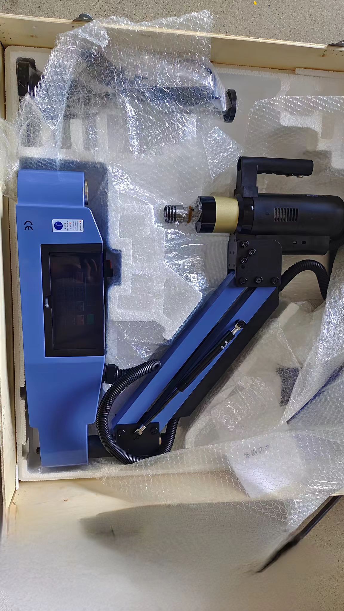 感謝xx鈑金惠購M16搖臂伺服攻絲機